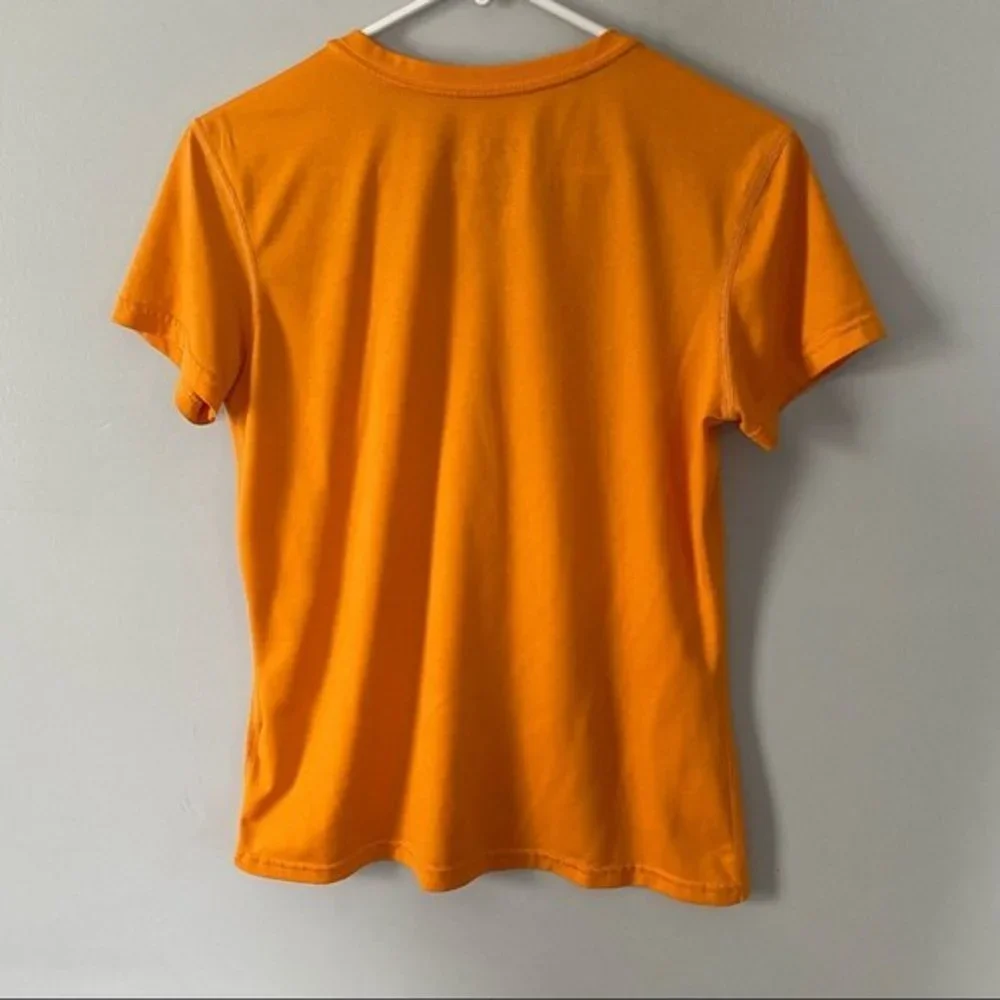 Nike Dri-Fit Regular Fit vneck Short Sleeve shirt Orange Medium
